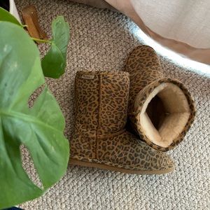 Bear paw boots size 7